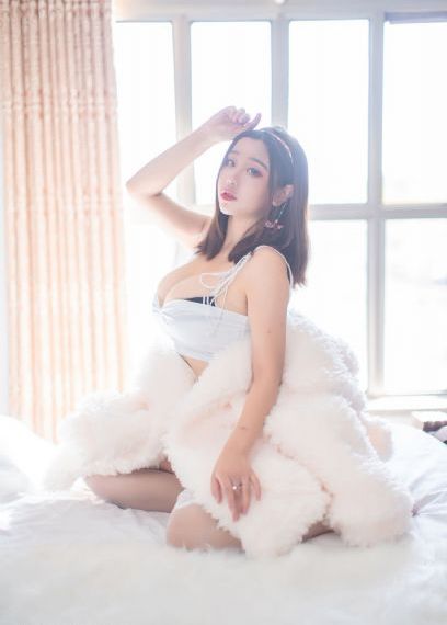 年轻的女学生8