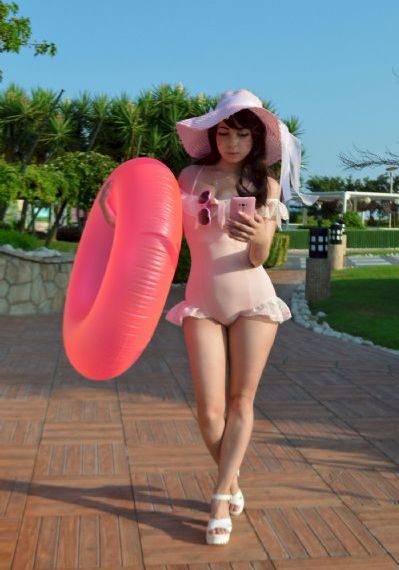 妻子的邻居