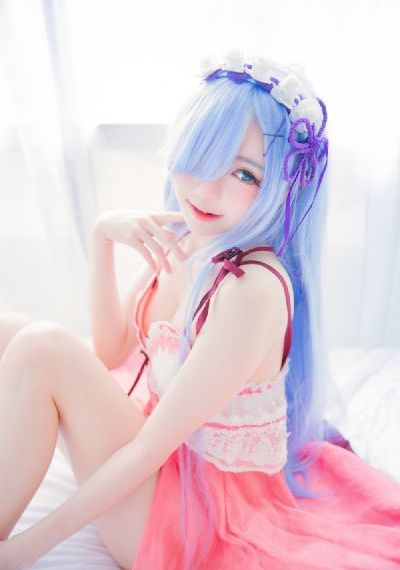 小丹慢慢张开双腿淑芬